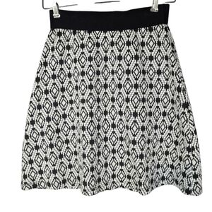 Gilli mini skirt size small black white polyester geometric print elastic waist